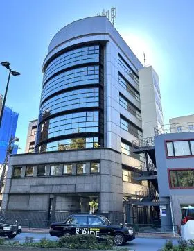 セブン南青山ビルの外観