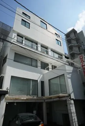 ロバートアカデミービルディングの外観
