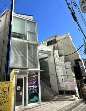 インガレッソビルの外観