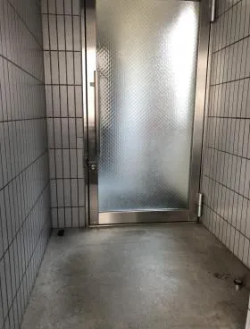 USビルの外観