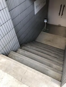 USビルの外観