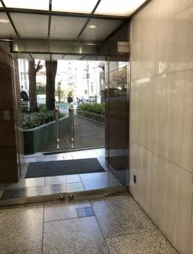 京橋第3長岡ビルの外観