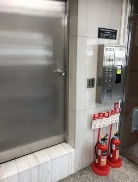 京橋第3長岡ビルの外観