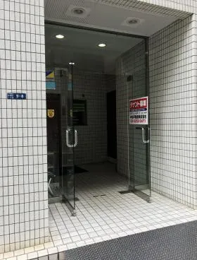 青朋ビルの外観
