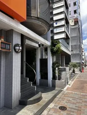 アスミビルの外観
