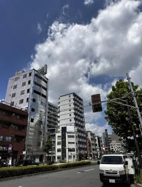 アスミビルの外観