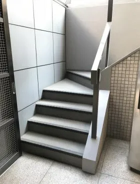 新和ビルの外観