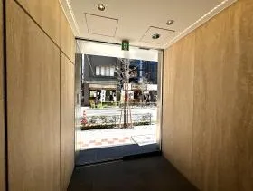 東八重洲プレイスの外観