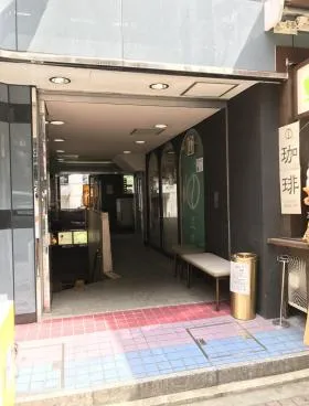 ニューロイヤルビルの外観