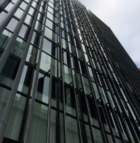 六本木Dスクエアビルの外観