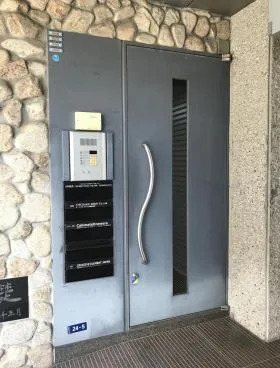 ストーンハウスⅡビルの外観