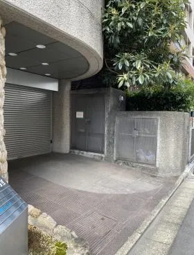 ストーンハウスⅡビルの外観
