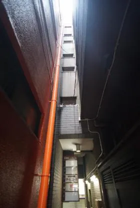 泉商一ツ木ビル別館の外観