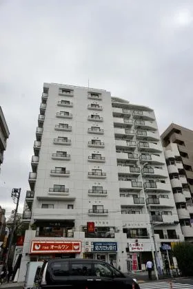 ウィン四ツ谷ビルの外観