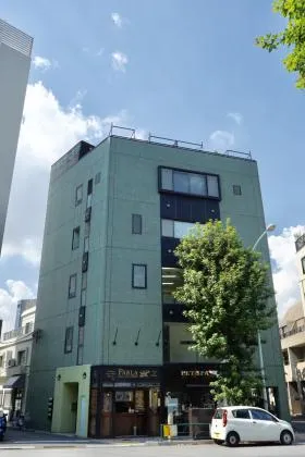 サンデシカビルの外観