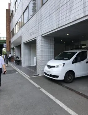 角張ビルの外観