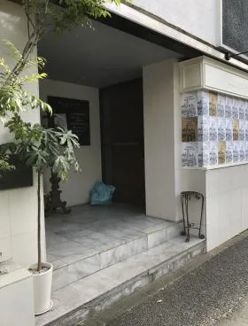 岡野ビルの外観