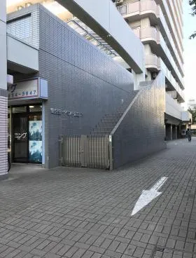 ツインタワーすみとし毛利館ビルの外観