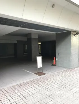 ツインタワーすみとし毛利館ビルの外観