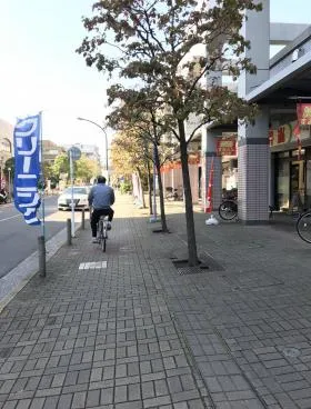 ツインタワーすみとし毛利館ビルの外観