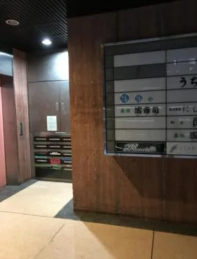 花岡ビルの外観