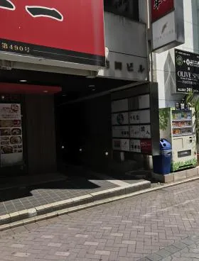 花岡ビルの外観