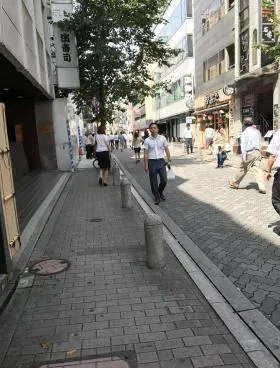 花岡ビルの外観