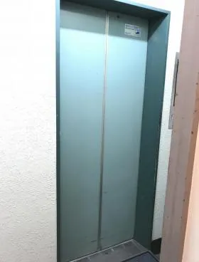 NARAビルの外観