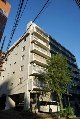 小田急駿河台ビルの外観