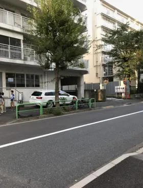 小田急駿河台ビルの外観
