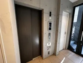 JLBグランエクリュ四ツ谷ビルの外観