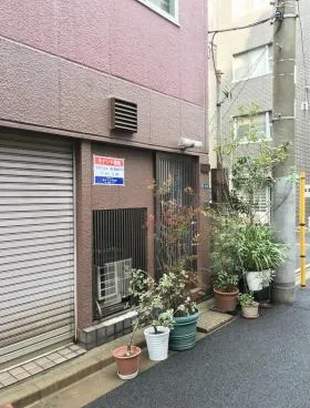 カガミビルの外観