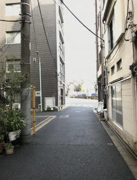カガミビルの外観