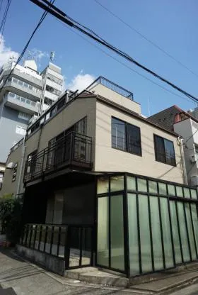 神宮前3丁目店ビルの外観