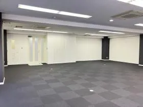 新小伝馬町ビルの外観
