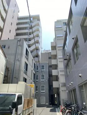 コンポジット日本橋三越前ビルの外観
