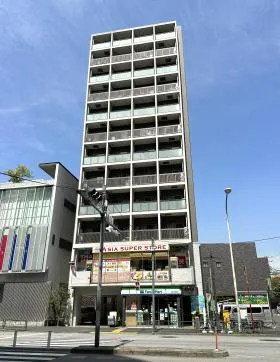 シャルール新宿の外観