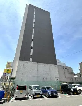 シャルール新宿の外観
