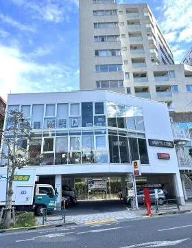 フォーリーフ南青山の外観