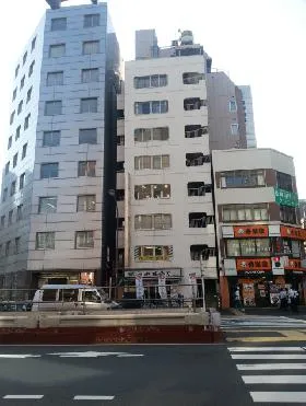 神山ビルの外観