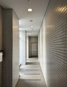 岡常小舟町ビルの外観