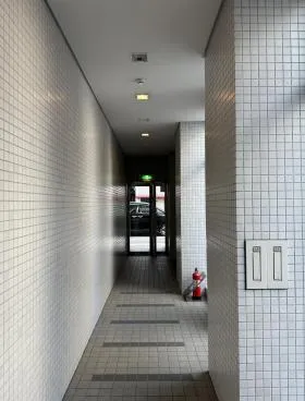 岡常小舟町ビルの外観