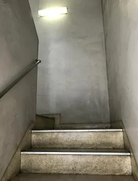 グローリービルの外観
