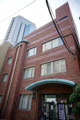外山ビルの外観