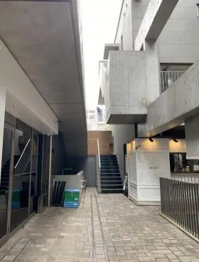 Path表参道ビルの外観