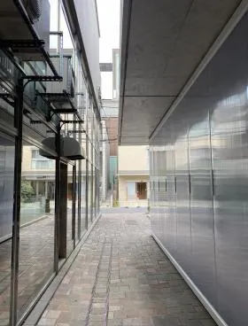 Path表参道ビルの外観