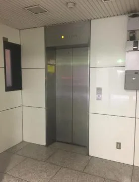 7山京ビルの外観