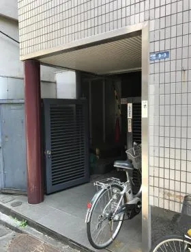 KYビルの外観