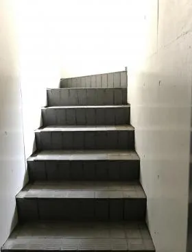 KYビルの外観