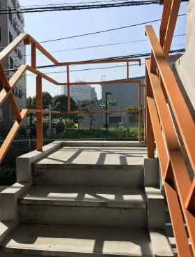 LALLAビルの外観